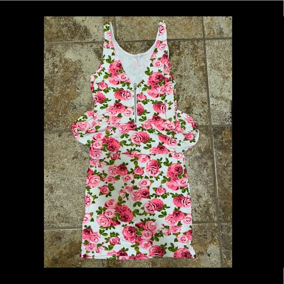 Flared middle pink roses midi dress - Picture 2 of 4